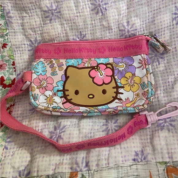 NWOT RARE VINTAGE ‘13 Tan Hawaii Hello Kitty Flat Pouch - Picture 1 of 6